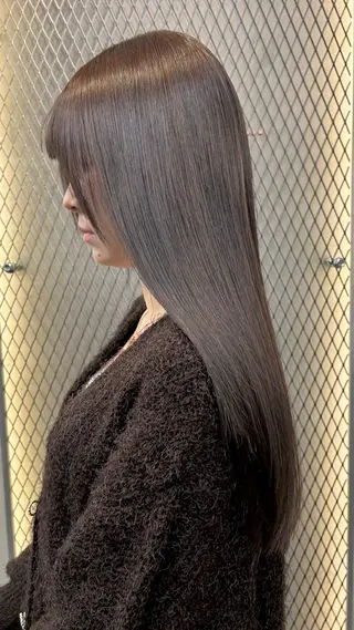 セミロング カラー 博多ブリーチ× 透明感/縮毛矯正のヘアスタイル