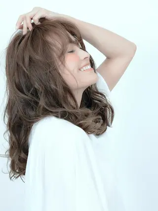 ロング カラー パーマ 黒川 真実のヘアスタイル