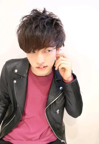 メンズ ブリーチ/ヘアケア/ 艶髪/イギチハルのヘアスタイル