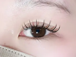 マツエク・マツパ cilmeili所属・cilmeili sakiのマツエク・マツパデザイン