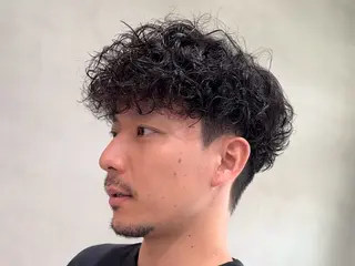 パーマ メンズ fifth 安次富　泰雅のヘアスタイル