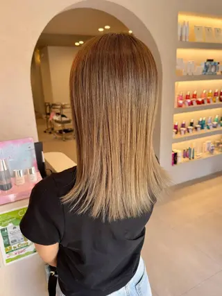 ミディアム カラー 蟹江 聡太✨レイヤーカットのヘアスタイル