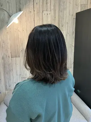 ミディアム 藤田 七海のヘアスタイル