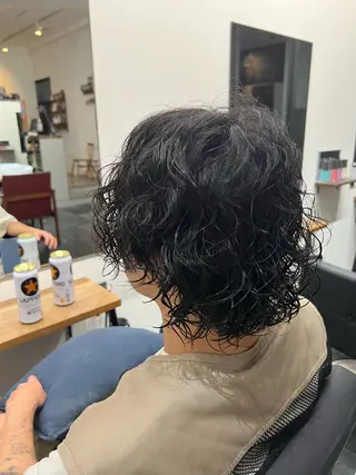ミディアム メンズパーマ 岩成健志郎のヘアスタイル