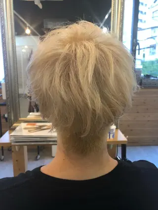 ショート ✨艶感/透け感✨Sherry所属・艶髪/ハイトーン Sherryのヘアスタイル