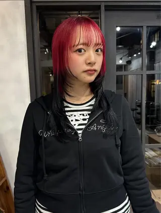 セミロング カラー 薮 夏帆のヘアスタイル