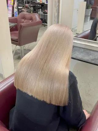 カラー Light所属・✨佐野ハイトーン/ 韓国ヘア💫上岡蓮のヘアスタイル