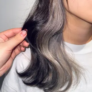 カラー 北岡 優々のヘアスタイル