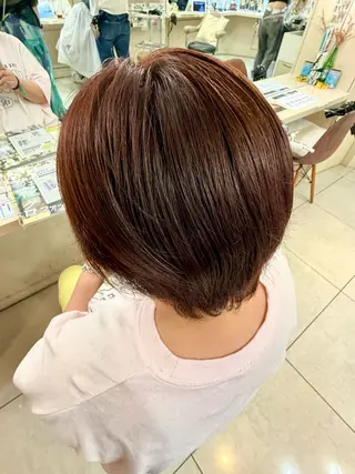 ショート カラー 🎨ハイトーン ✨レイヤーカットのヘアスタイル