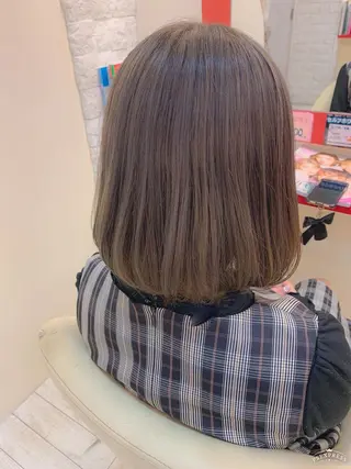 ミディアム カラー ヘアアレンジ 今村公介 ブリーチ特化、派手髪のヘアスタイル