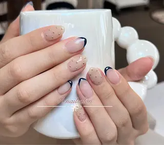 ミディアム R NAILSALONのネイルデザイン