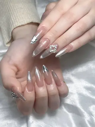 ネイル LEELA NAIL STUDIO所属・LEELA NAIL STUDIOのネイルデザイン