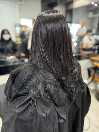 ロング カラー AIRI layer cut hairのヘアスタイル