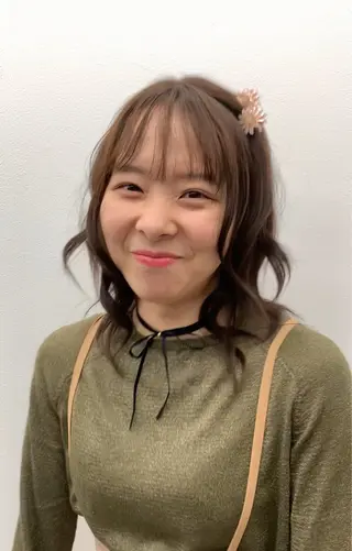 カラー ヘアアレンジ ハイトーン /愛子のヘアスタイル