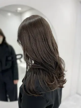 カラー オリーブカラー🫒 レイヤーカット✂︎のヘアスタイル