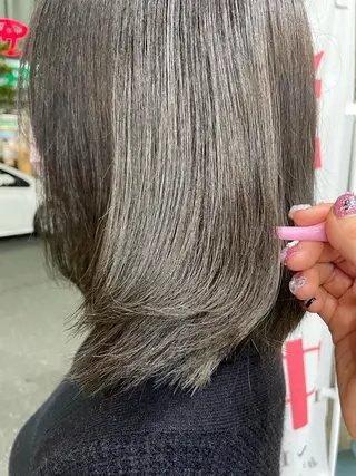 セミロング aya/小顔レイヤー /柔らかカラーのヘアスタイル