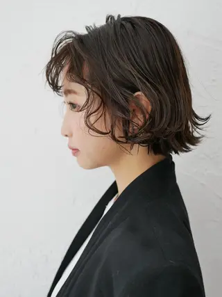 ショート カラー パーマ 黒川 真実のヘアスタイル