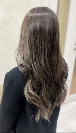 ロング カラー Blue高槻所属・ハイライト 透明感カラー松本のヘアスタイル