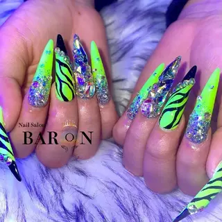 ネイル ♛︎BARON♛︎ SUMIREのネイルデザイン