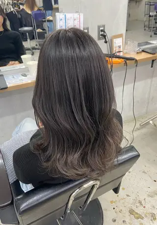 ロング カラー 安住 日花のヘアスタイル