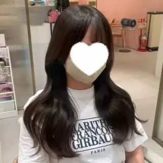 ロング 内田 志乃のヘアスタイル