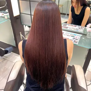ロング ハイトーン／透明感 カラー Mioのヘアスタイル