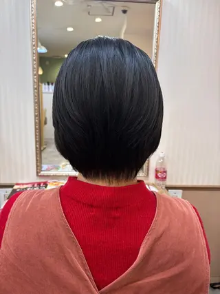 ショート シンセティックヘアデザイン所属・吉井 愛のヘアスタイル