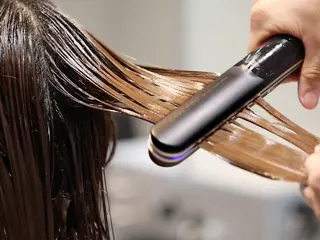 パーマ セミロング N° +aero 横浜のヘアスタイル