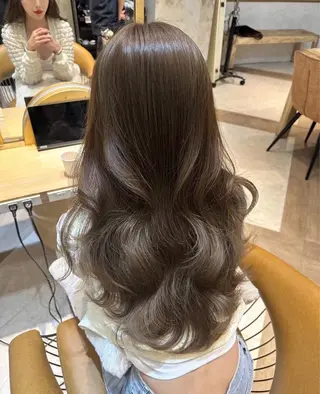 ロング カラー 女性目線の可愛い ハイトーン/楓のヘアスタイル