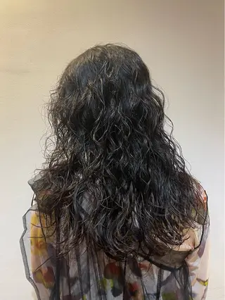 ロング パーマ 三宅 凜佳のヘアスタイル