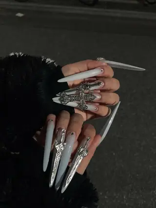 ロング モリ アユミのネイルデザイン