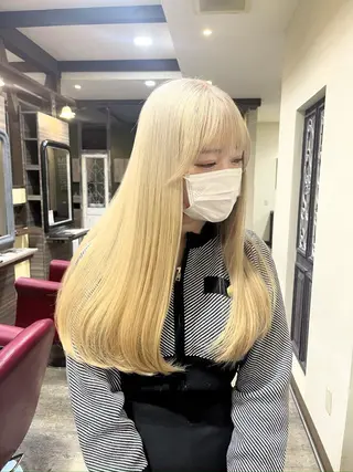 カラー 森 理音のヘアスタイル