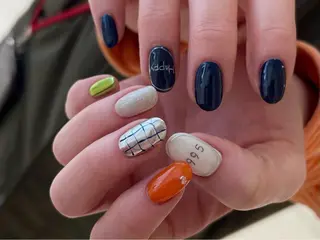 ネイル esby Loely MIZUKIのネイルデザイン