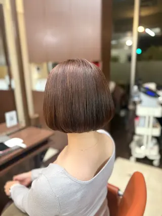 ショート カラー 垢抜けデザイナー/ ハイトーン/朝倉友香のヘアスタイル