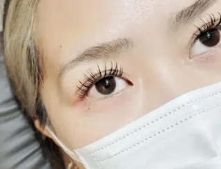 マツエク・マツパ 💜bora .のネイルデザイン