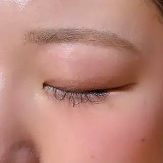 アイブロウ meguru／マツパ ／マツエク／束感のマツエク・マツパデザイン