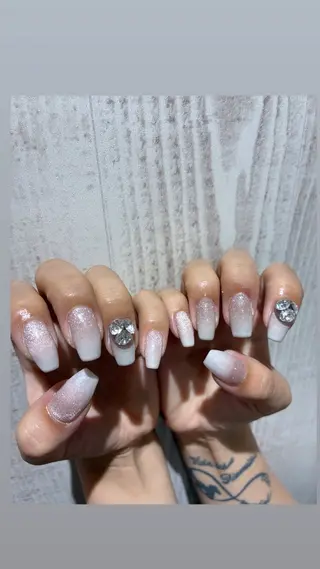 ネイル 13日3980円‼️ マグもデザインも◎のネイルデザイン