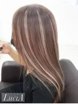 ロング ヘアアレンジ カラー エクステ LuciAのヘアスタイル