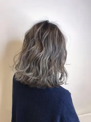 ミディアム カラー ボブ・レイヤーカット 吉敷航一のヘアスタイル