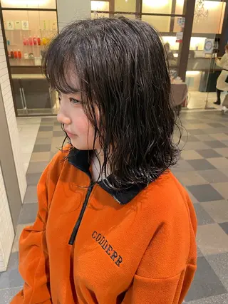 ミディアム パーマ 岡 大斗のヘアスタイル