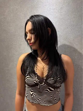 セミロング カラー ハイトーン/ウルフ/ レイヤー/Asukaのヘアスタイル