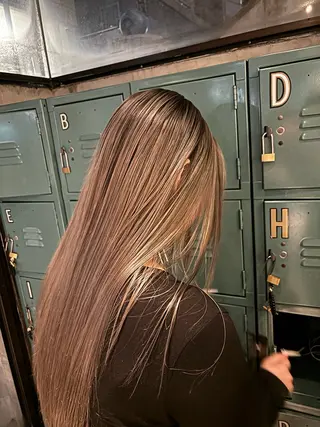 ロング カラー 派手髪/ハイトーン RIN🩵ྀིのヘアスタイル