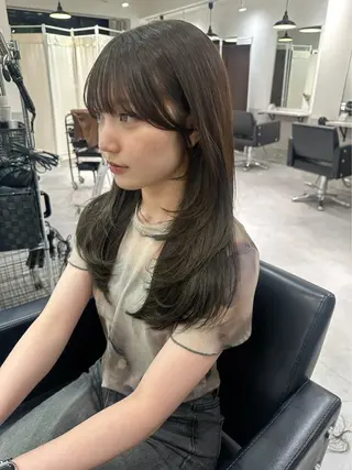 セミロング カラー CIERA.南船場所属・yuna🧡/心斎橋 ハイトーン/ブリーチのヘアスタイル