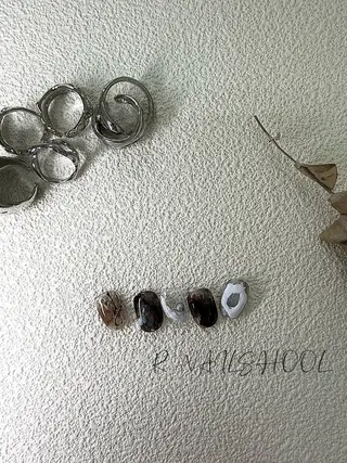 ネイル R nail salon新宿三丁目店所属・R nailのネイルデザイン