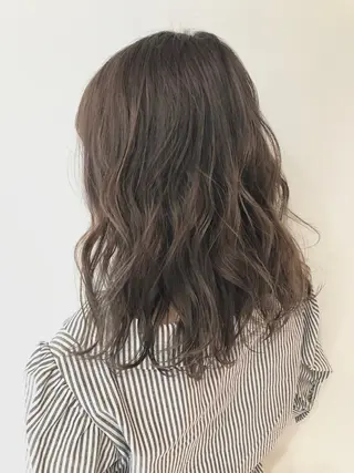 セミロング カラー 女性リピ90%🍨 🩷佐藤みずきのヘアスタイル