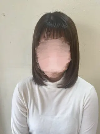 ミディアム 高津 千慧のヘアスタイル