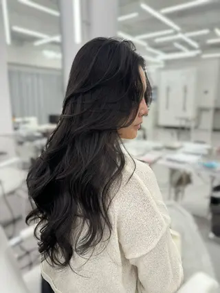 ロング カラー 顔まわりの神様✨ 透明感カラー藤嶋秀幸のヘアスタイル