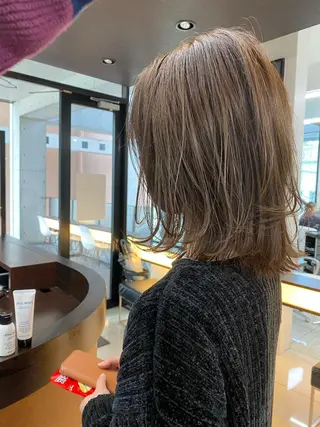 ミディアム カラー Living所属・ヨシモトリョウ 髪質改善/美髪のヘアスタイル