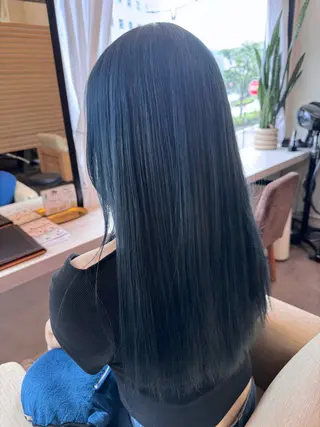 カラー 有木 七海のヘアスタイル