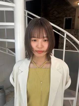 ショート カラー ショートパーマ カットモデルのヘアスタイル